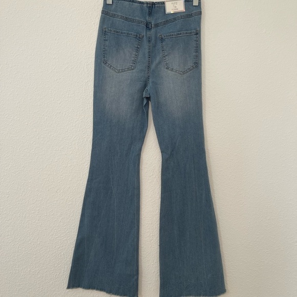 Tinseltown High Rise pull on raw hem flare jeans - Picture 4 of 10